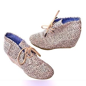 Mint 🔥 TOMS CHEETAH wedge ankle boots booties women’s size 6